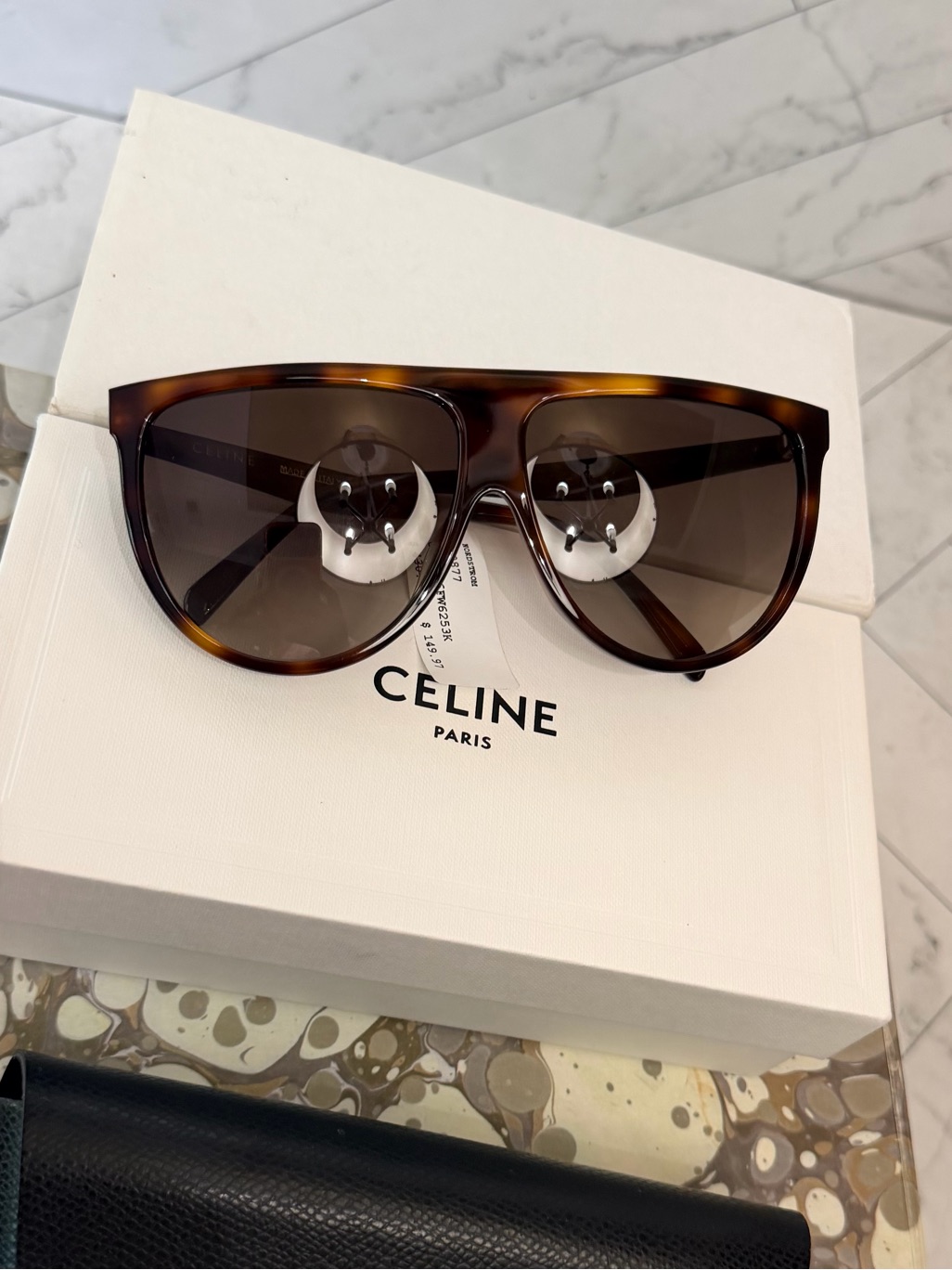 Celine Thin Shadow Cl40006f Oversized Sunglasses